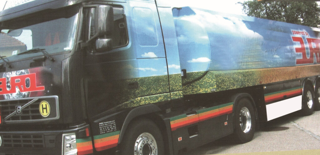 decoration-total-covering-camion-en-adhesi